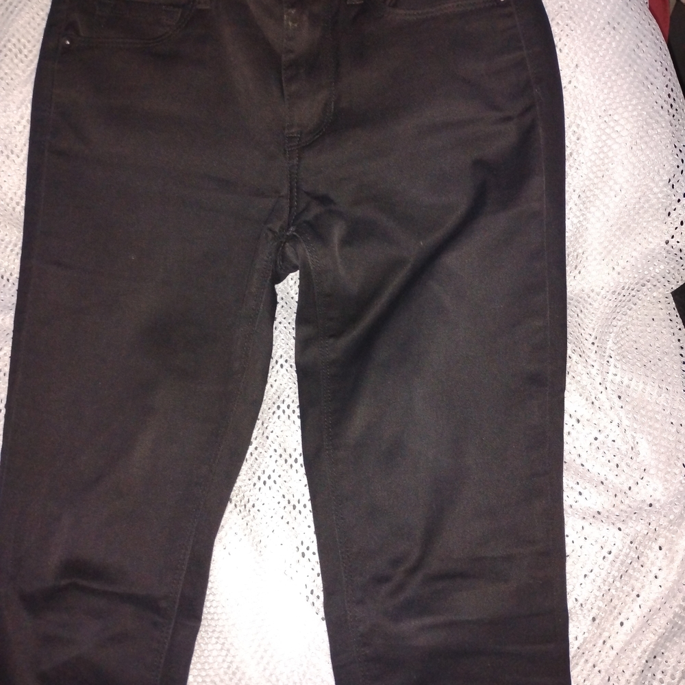 Bullhead High Rise Skinnies in Classic Black